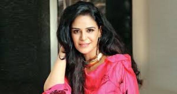 It's just one life, I want to try out everything says actress Mona Singh